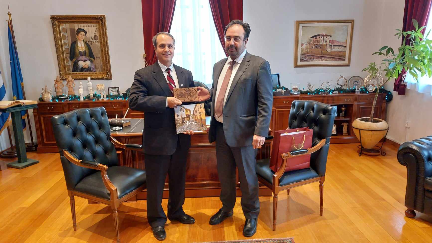 Επίσκεψη Προξένου ΗΠΑ στον Δήμαρχο Βέροιας