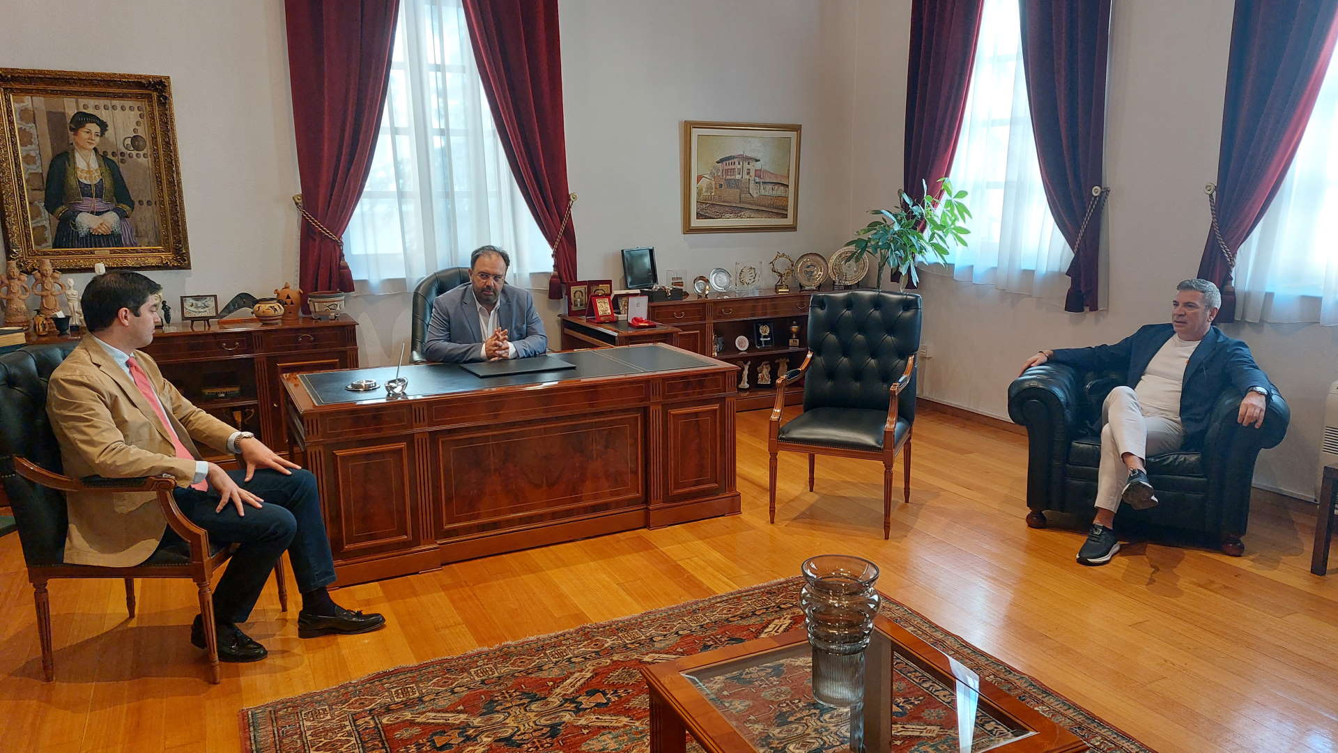 Αλβανική αντιπροσωπεία στον Δήμαρχο