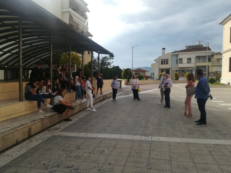 Gnorizoume tin poli mas perpatontas2