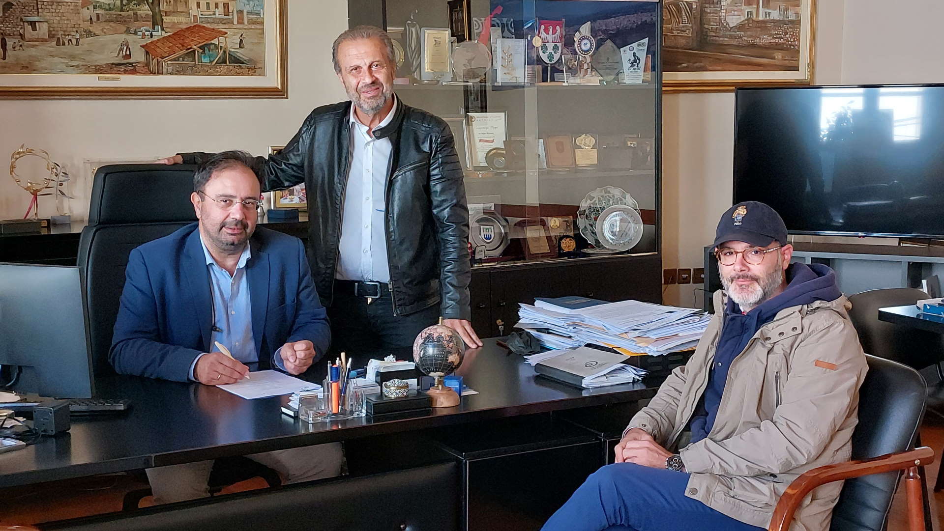 Υπογραφή σύμβασης για Συντήρηση οδών και κοινοφελών χώρων1