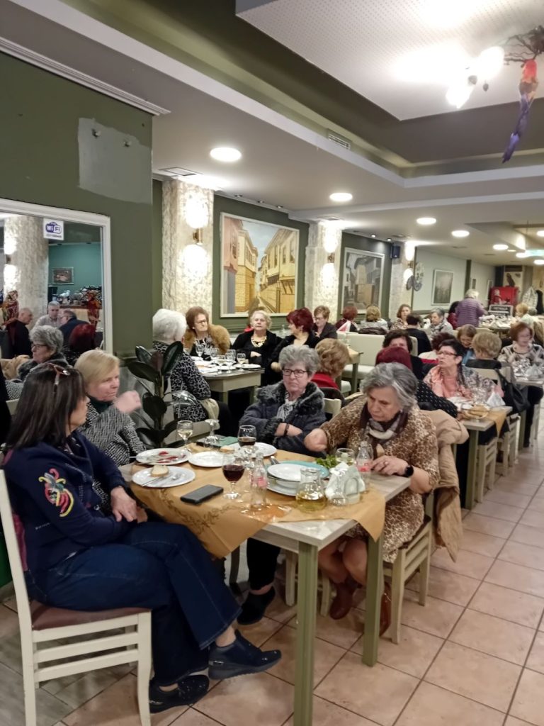 Κοπή της πρωτοχρονιάτικης βασιλόπιτας των ΚΑΠΗ